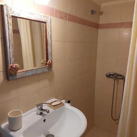 Sunshine - Peaceful Garden Escape & Parking Selianítika