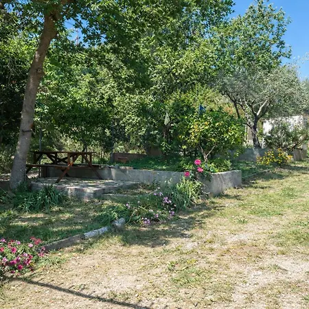 Sunshine - Peaceful Garden Escape & Parking * Szelianítika