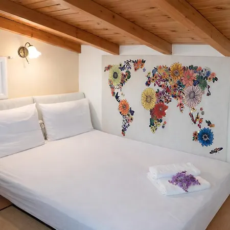 別荘 Sunshine - Peaceful Garden Escape & Parking Selianítika