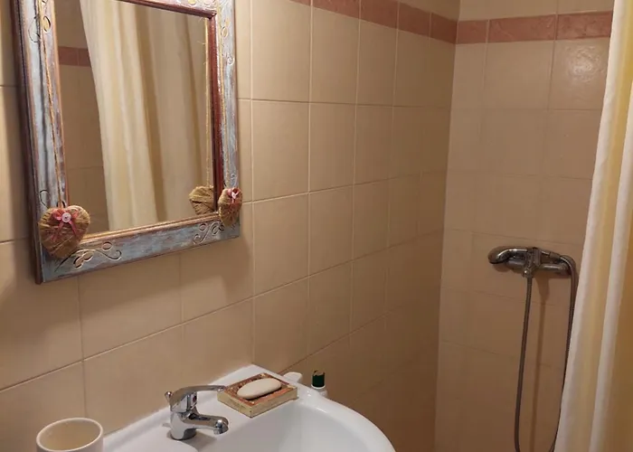 Sunshine - Peaceful Garden Escape & Parking Selianítika