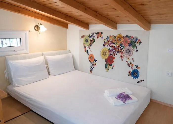 別荘 Sunshine - Peaceful Garden Escape & Parking Selianítika