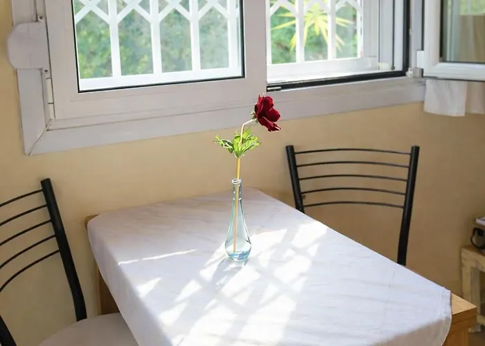 Sunshine - Peaceful Garden Escape & Parking Nyaraló *